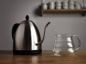 Kettle dengan Leher Gajah (Gooseneck Kettle)