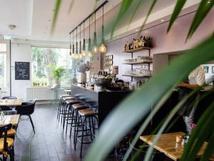 Mengapa Kafe dan Kedai Kopi Kian Marak di Indonesia a