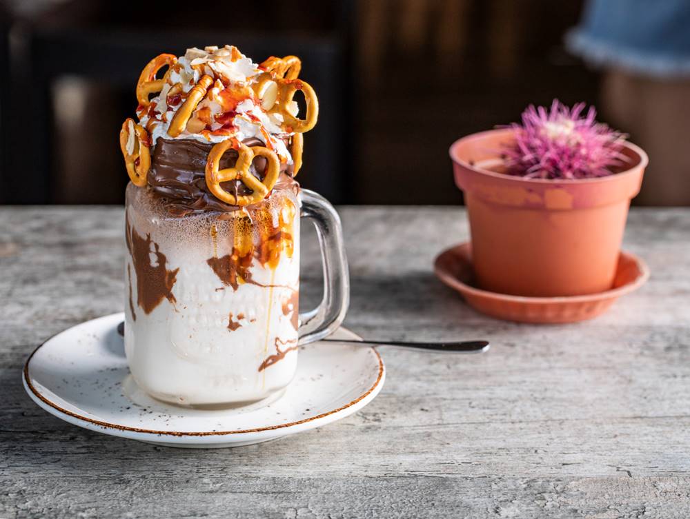 Kopi dengan Topping Kekinian